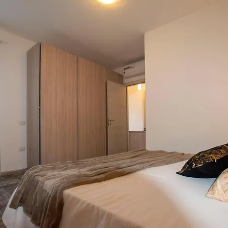 Diamante D Apartment *